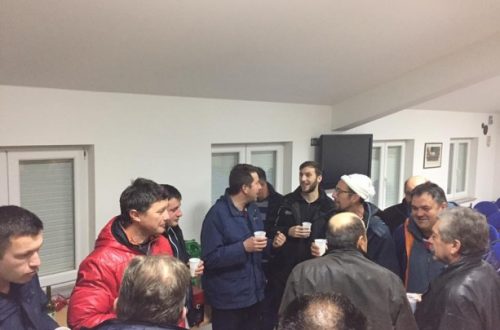 Poziv na druženje loparskih maškara