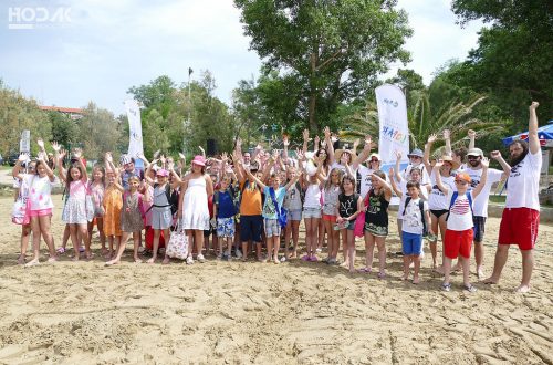 Na Rajskoj plaži u Loparu svečano otvoren 7. Festival skulpture u pijesku