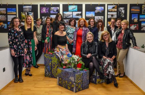 Otvorena izložba fotografija polaznika ciklusa radionica Svijet u bojama